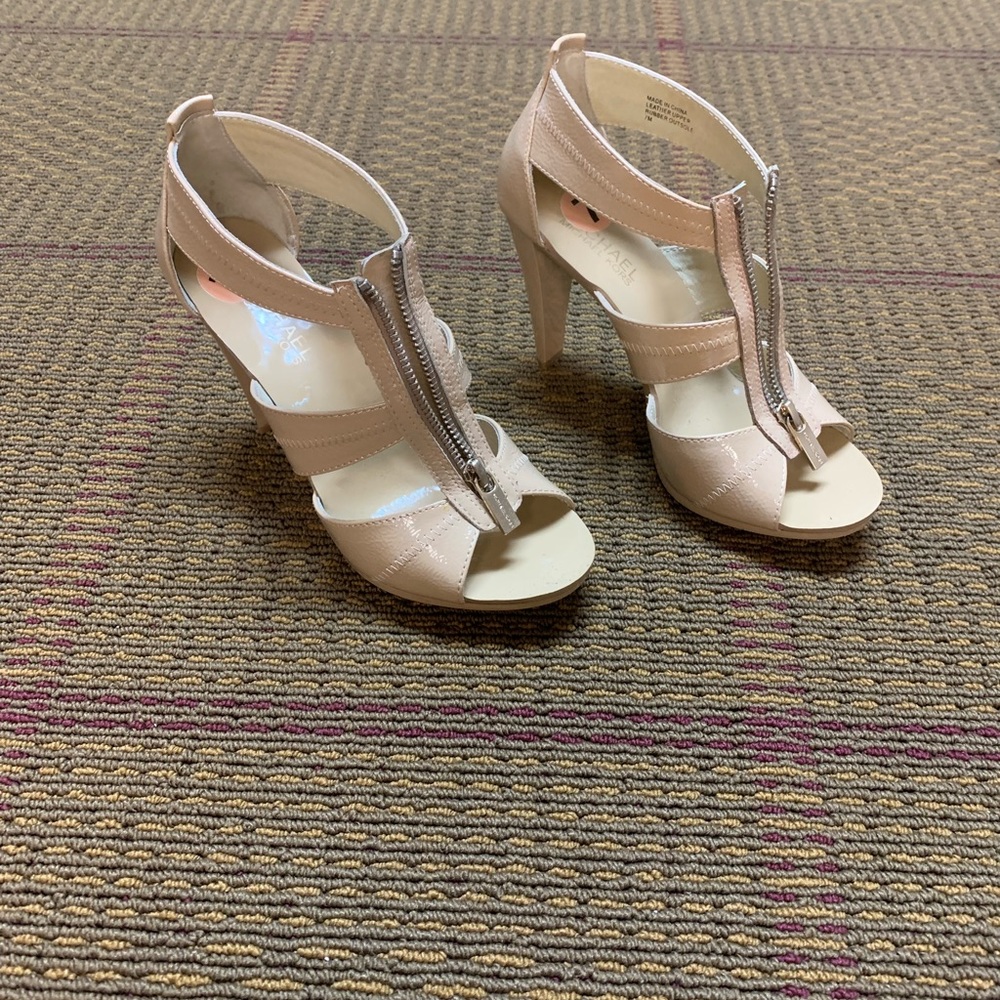 Michael Kors - Beige Patent Heel - Excellent Condition